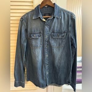 American Eagle Denim Button Down shirt men’s size medium